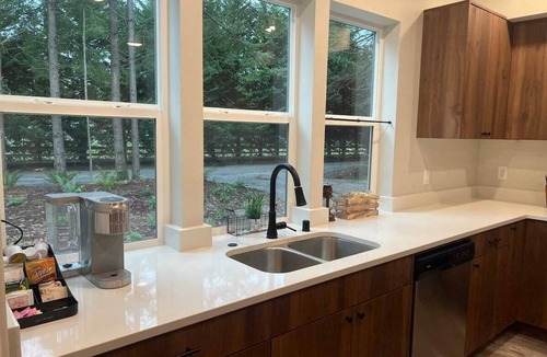 Ferndale House | Safe & Quiet Home -9mi to Bellingham & Border, 8m to Beach