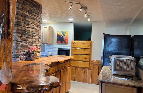 Rexburg House | Salem Pines lost Moose lodge Charming 3-bedroom downstairs suite with AC, WiFi.