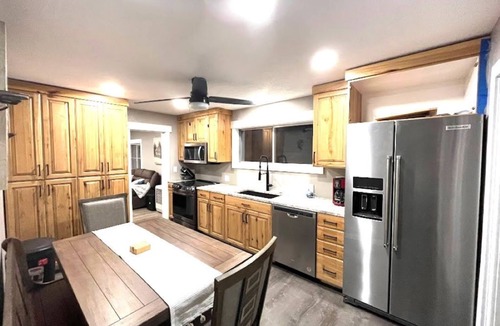 Salmon House | Salmon Goldbug Cottage, hot tub sleeps 8