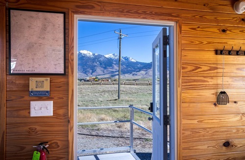 Livingston Cabin | Salmonfly Cabin