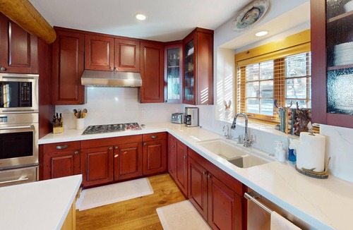 Victor House | Salmonfly Lodge Remodeled Teton Springs Log Cabin in Victor w/Hot Tub & A/C