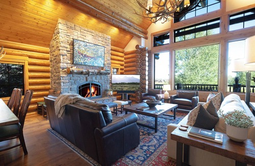 Victor House | Salmonfly Lodge Remodeled Teton Springs Log Cabin in Victor w/Hot Tub & A/C