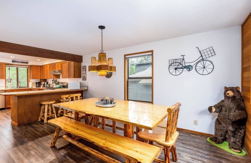 Sunriver House | SAND01 - Great Home, A/C, Hot Tub, Bikes, Ping Pong, Dog Friendly