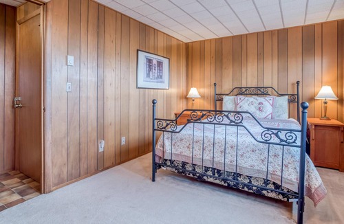 Seal Rock House | Sandalwood