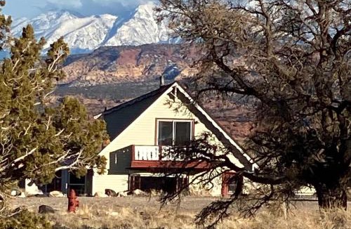 Torrey House | Sandcreek Cottage/Fabulous Views on Five Acres