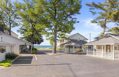 Traverse City Apartment | Sandpiper Cottage 3 . Sandpiper Cottage 3