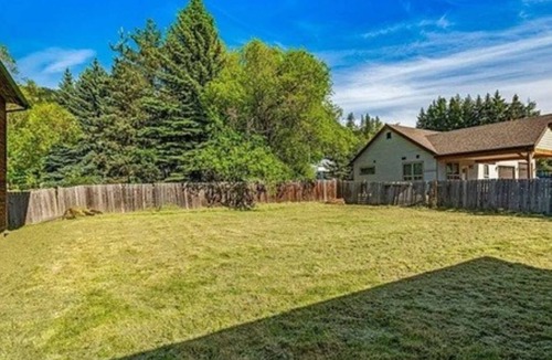 Comeback Bay Cabin | Sandpoint, Pend Oreille Fantastic Getaway with Launch privileges, BRING THE BOAT