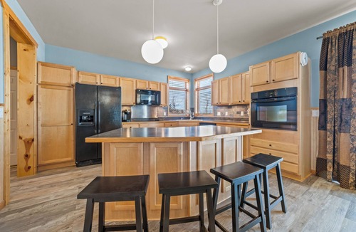 Millersburg House | Sandy Bottom: Summer Beachfront Bliss | Swim, Kayak, Relax