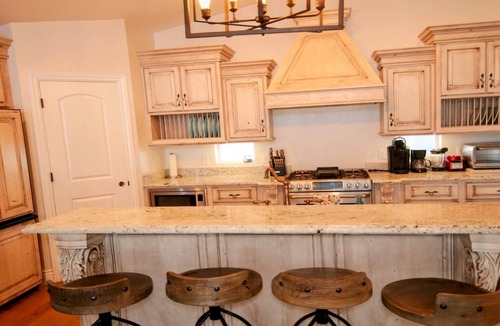 Dingle House | Sapphire Sunset Shores: Lakefront 3BR with Private Beach