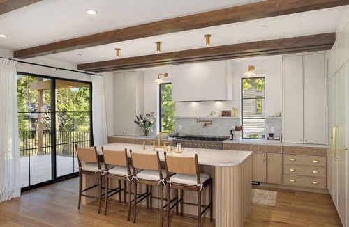 Roslyn House | Sauna, Cold Plunge, Gym & Chef's Kitchen at Your Hotel-Caliber Retreat Home
