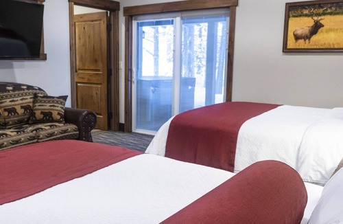 Island Park Hotel | Sawtelle Mountain Resort