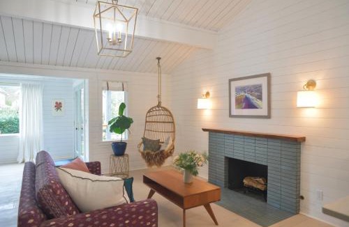 Bainbridge Island House | Scandinavian Cottage by the Sea, Close Walk to Ferry and Town