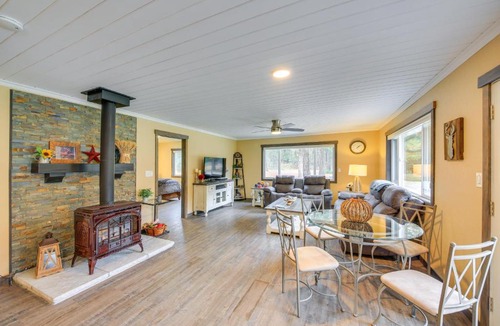 Priest River House | Scenic Priest Lake Vacation Rental: Deck + Views!