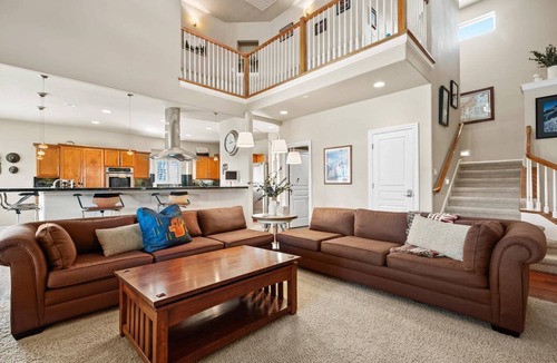 Southeast Boise House | Scenic Serenity in Immaculate Custom Home with Breathtaking Mountain Views & Cozy Fireplace