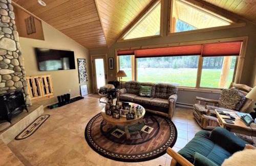 South Fork House | Scenic Solitude