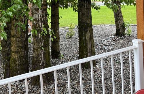 Dover Bay House | SCHWEITZER, 28 minutes to the parking lot. Moose Lodge Two!