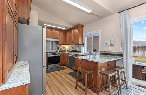 Southeast Boise House | SE Boise Home | 4 Beds | Near Micron | Smart TVs | Pet Friendly | Midterm Ready