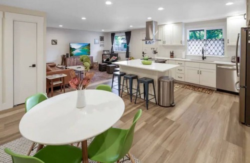Southeast Boise House | SE Boise Retreat Bown Crossing Garage River