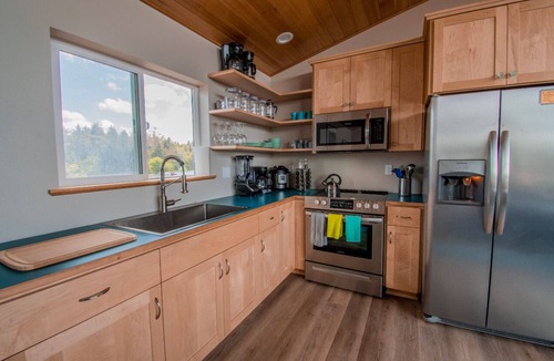 Waldport House | Sea Otter (formerly known as Sandbug)