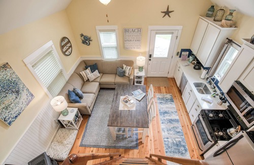 Seabrook Cabin | Seabrook Cabin - 10 minute Walk to Town, Private Hot Tub & Yard, Dog Friendly