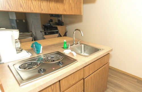 Ocean Shores Apartment | Seaside Charm – Balcony, Fireplace, Resort Amenities & Beach Access
