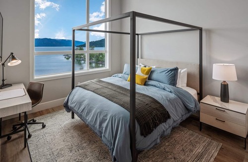 Sandpoint Condo | Seasons at Sandpoint: Waterfront 2-Story Penthouse, Downtown Sandpoint