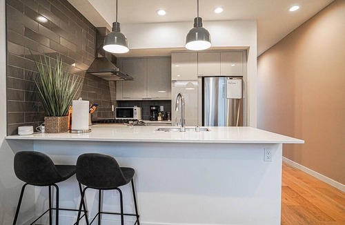 North Beacon Hill House | Seattle Townhouse near Lightrail with Rooftop Views