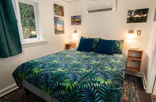 Humboldt House | Secluded 2 Bdm Patio Villa Right By All The Action