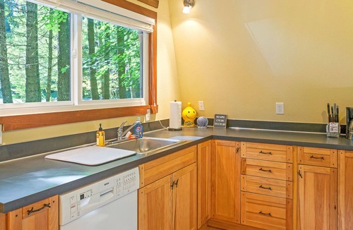Enumclaw Cabin | Secluded 2BR cabin with loft in Greenwater, WA.