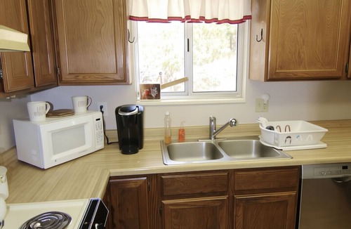 Monticello Cabin | Secluded Cabin w/Coffee, Mount Abajo & Golf Views