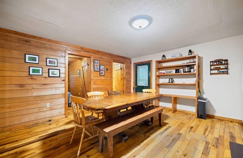Pine Ridge Cabin | Secluded Cliffside Cabin Near Red River Gorge