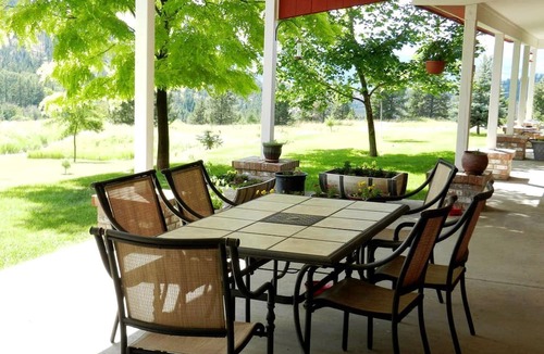 Rice Cottage | Secluded Cottage Rental on 305-Acre Ranch in Stevens County, Washington