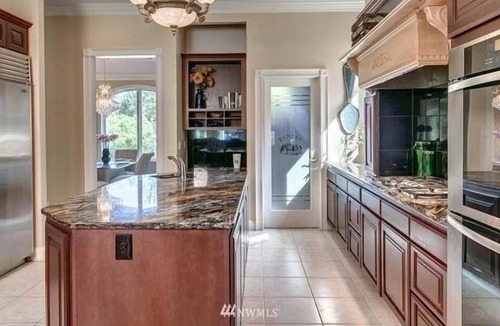 North Creek Villa | Secluded French Renaissance Villa, ready for your family gathering.