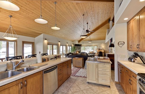 Manson House | Secluded Manson Pool House with Private Pool & Hot Tub, Dock on Lake Chelan