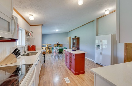 Dairy House | Secluded Southern Oregon Vacation Rental Getaway!