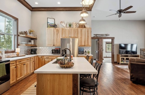 Philipsburg Cabin | Secluded Summit is a serene Philipsburg escape perfect for small families and couples. Close to Discovery Ski Hill, Rock Creek fishing, Georgetown Lake, this cabin offers access to all things adventure!