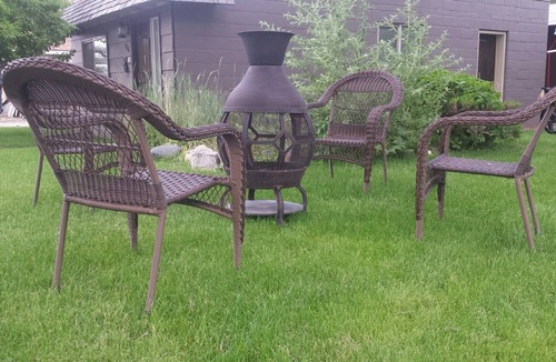 Cody House | SECRET COTTAGE YELLOWSTONE - deer hangout - 2 BLOCKS downtown 1 bedroom 2beds