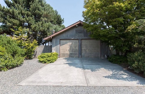 Sequim House | Secret Garden - Fabulous views of the Strait from the beach in Dungeness