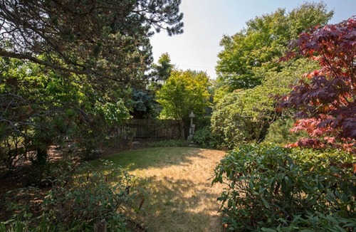 Sequim House | Secret Garden - Fabulous views of the Strait from the beach in Dungeness