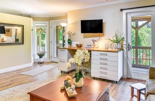 Beaverton Apartment | Secret Garden Healing Retreat! Beaverton Nike Area