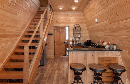 Lakebay Cabin | Secret Island Beachfront Escape. Hot Tub, Kayaks, Paddle Boards, Sunsets,