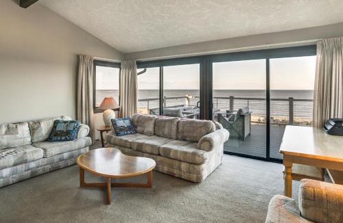 Sequim House | Sequim Shoreline Retreat w/2 Decks: Dogs Welcome!