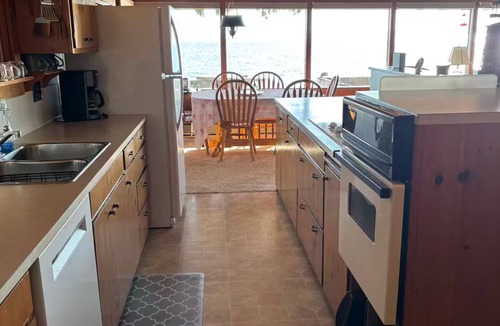 Hansville Cabin | Serene 3-bedroom cabin in Hansville perfect for a relaxing getaway.