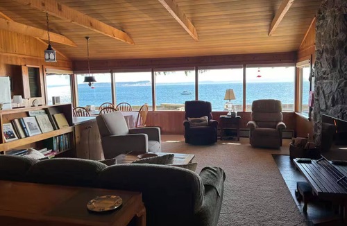 Hansville Cabin | Serene 3-bedroom cabin in Hansville perfect for a relaxing getaway.
