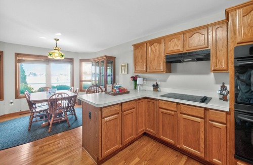 Pearl Beach House | Serene 5-bedroom waterfront house with AC in Algonac,