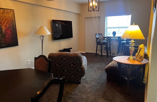 Newport Apartment | Serene Bellevue Private Guest Suite near marina & light rail, scenic trails