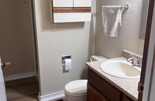 Newport Apartment | Serene Bellevue Private Guest Suite near marina & light rail, scenic trails
