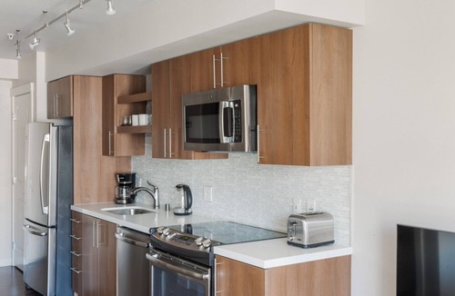 West Bellevue Apartment | Serene Bellevue Studio w/Gym & Pet Area, nr Shopping, by Blueground