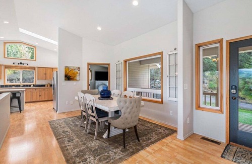 Cashmere House | Serene Country Home with Pool and Hot Tub