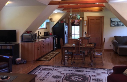 Sedro-Woolley Cottage | Serene Hobby Farm Cottage Get Away, 10 Minutes From Mount Vernon.